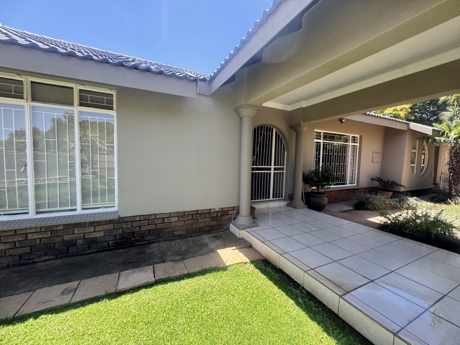 4 Bedroom Property for Sale in Flamwood North West